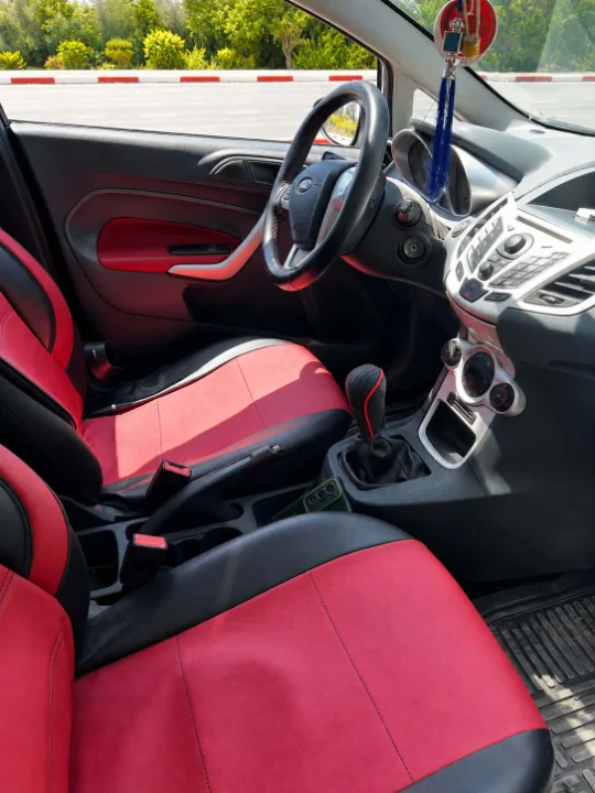 Ford FIESTA - Photo 2