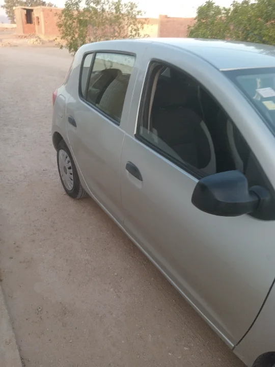 Dacia SANDERO - Photo 4