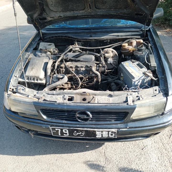 Opel Astra - Photo 3