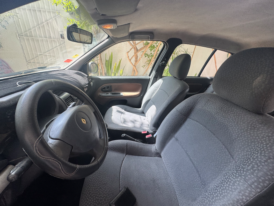 Renault Clio - Photo 2