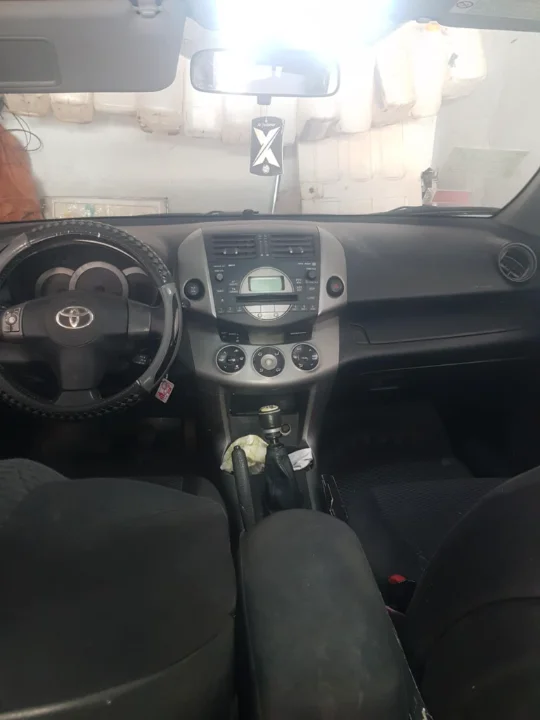 Toyota RAV4 - Photo 7