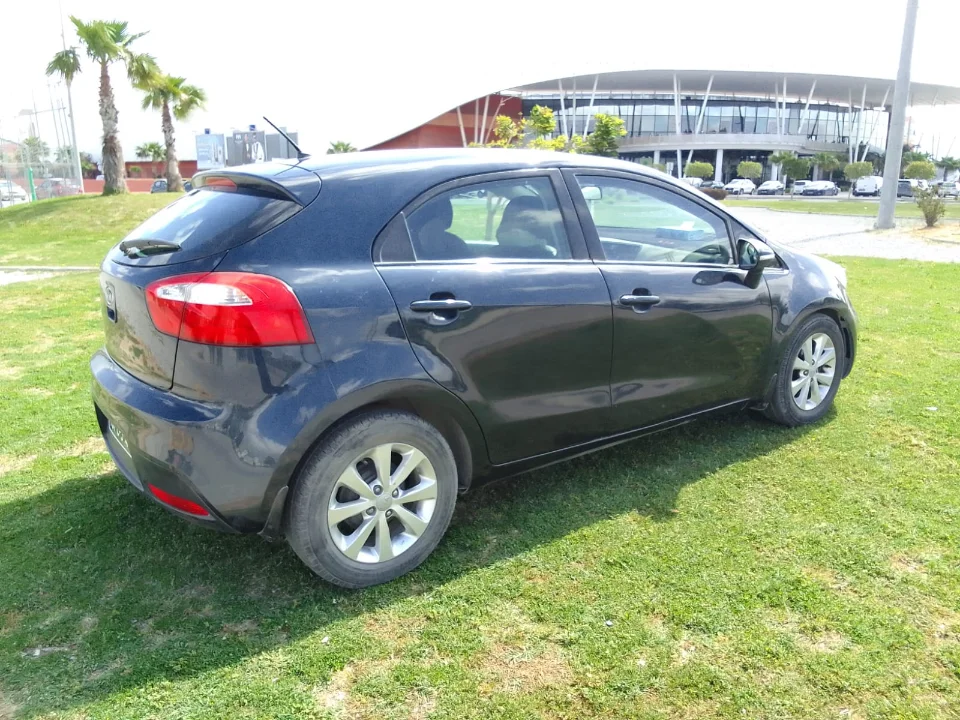 Kia RIO - Photo 5