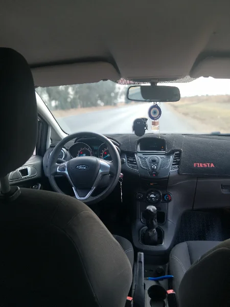 Ford FIESTA - Photo 3