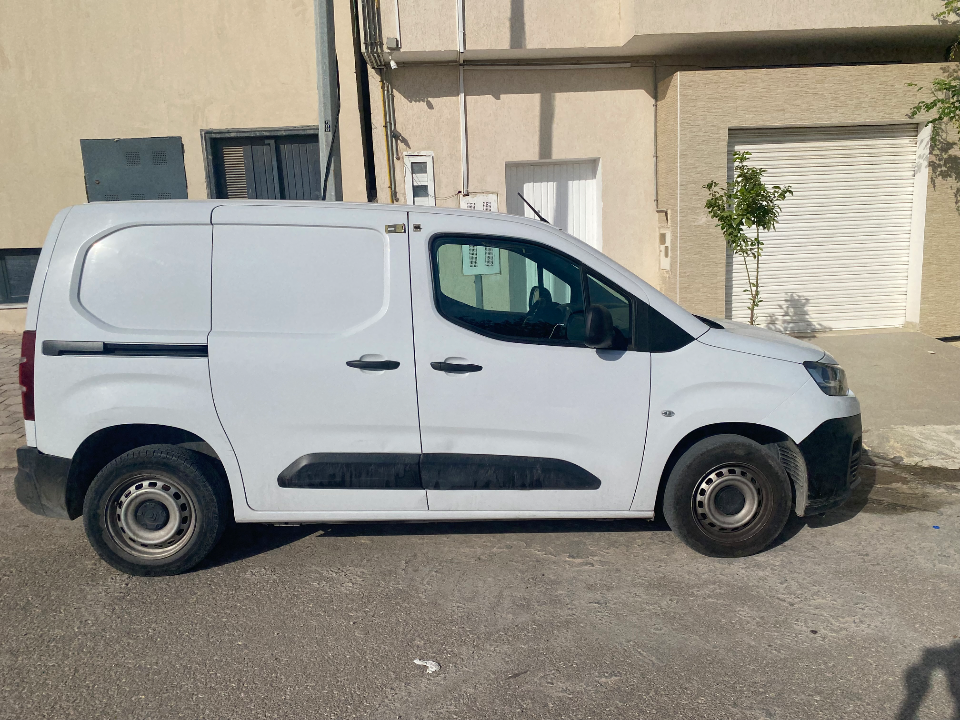 Citroen BERLINGO - Photo 11