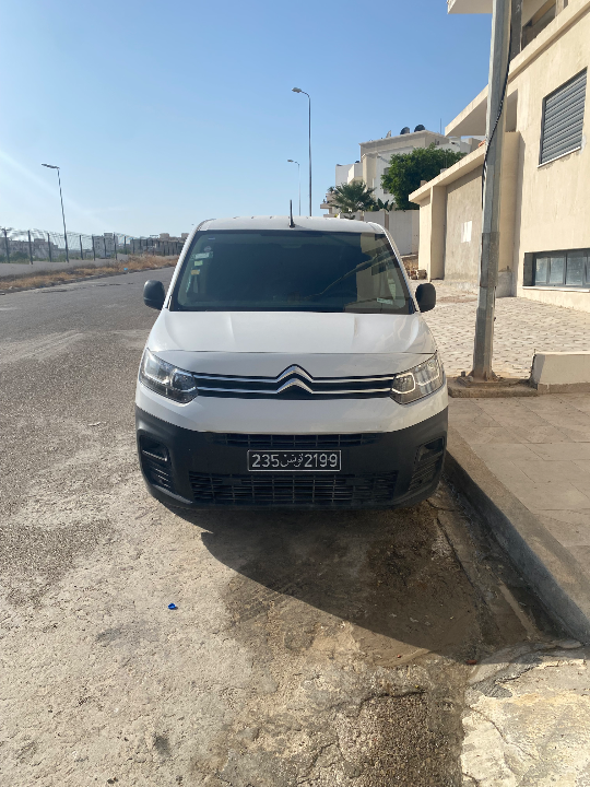Citroen BERLINGO - Photo 9