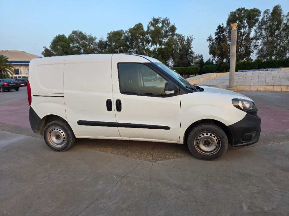 Fiat DOBLO - Photo 2