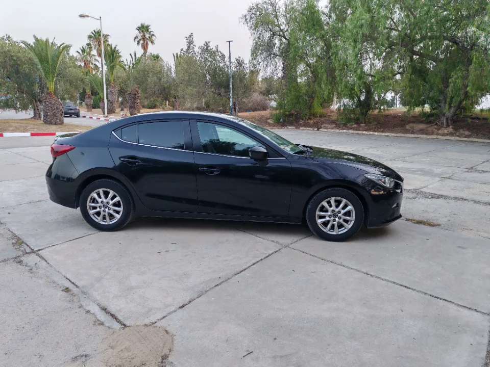 Mazda MAZDA3 - Photo 8