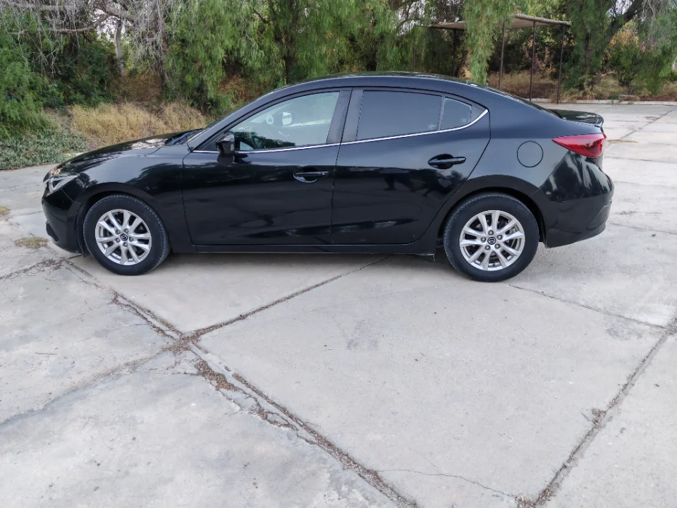 Mazda MAZDA3 - Photo 7