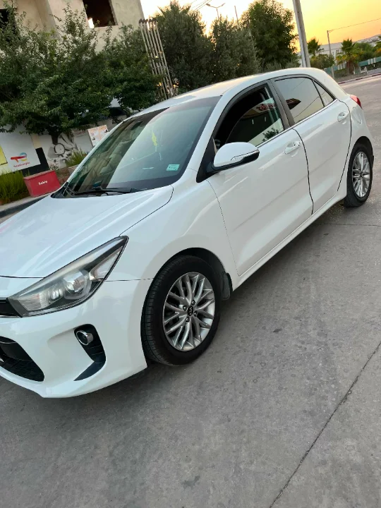 Kia RIO - Photo 2