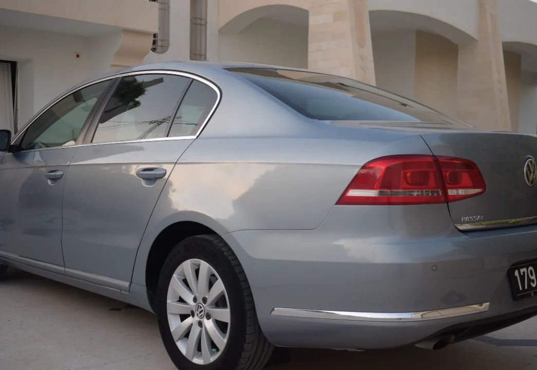 Volkswagen Passat - Photo 11