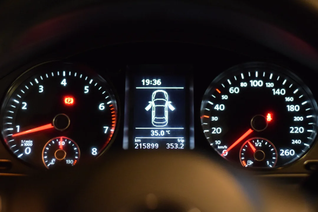 Volkswagen Passat - Photo 5
