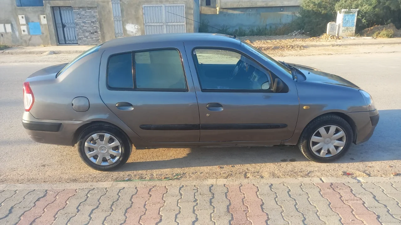 Renault Clio - Photo 4
