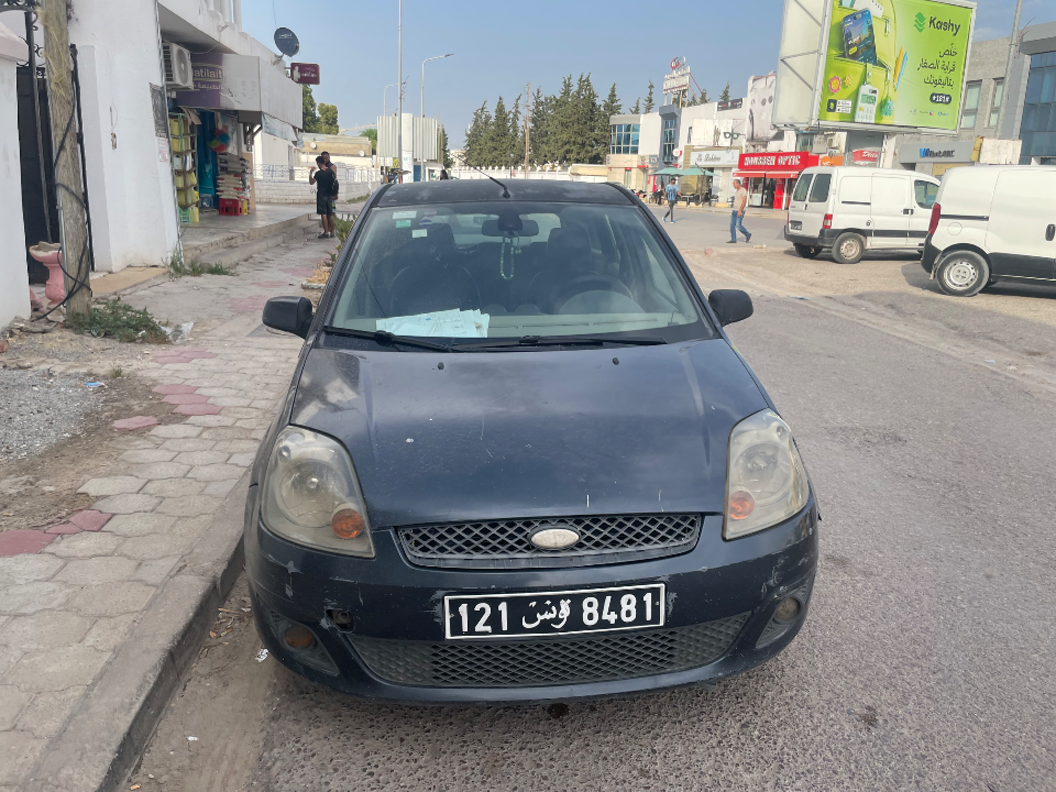 Ford FIESTA - Photo 4