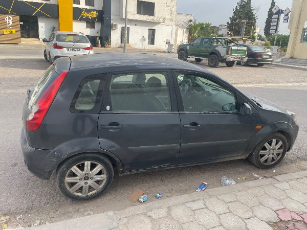 Ford FIESTA - Photo 3