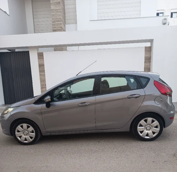 Ford FIESTA - Photo 7