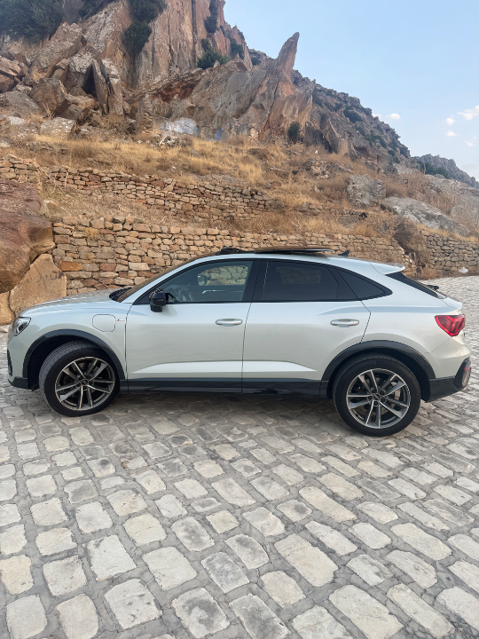 Audi Q3 - Photo 11