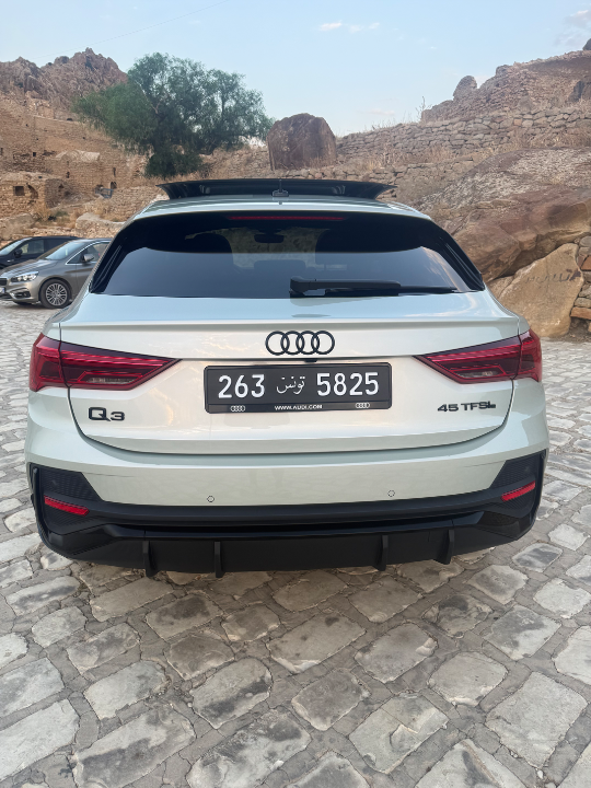 Audi Q3 - Photo 8