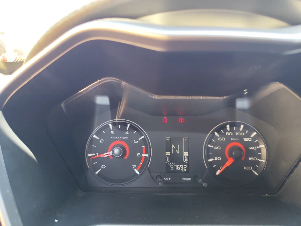 Mahindra KUV 100 - Photo 11
