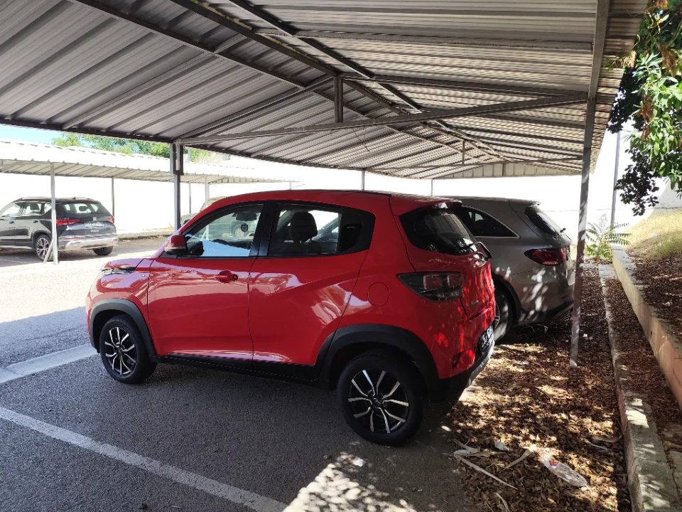Mahindra KUV 100 - Photo 4