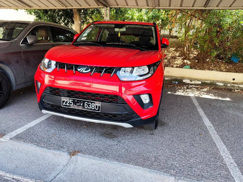 Mahindra KUV 100 - Photo 3
