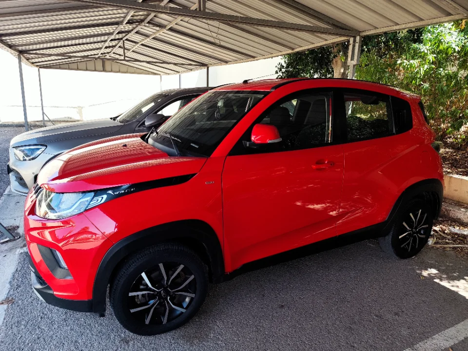 Mahindra KUV 100 - Photo 2