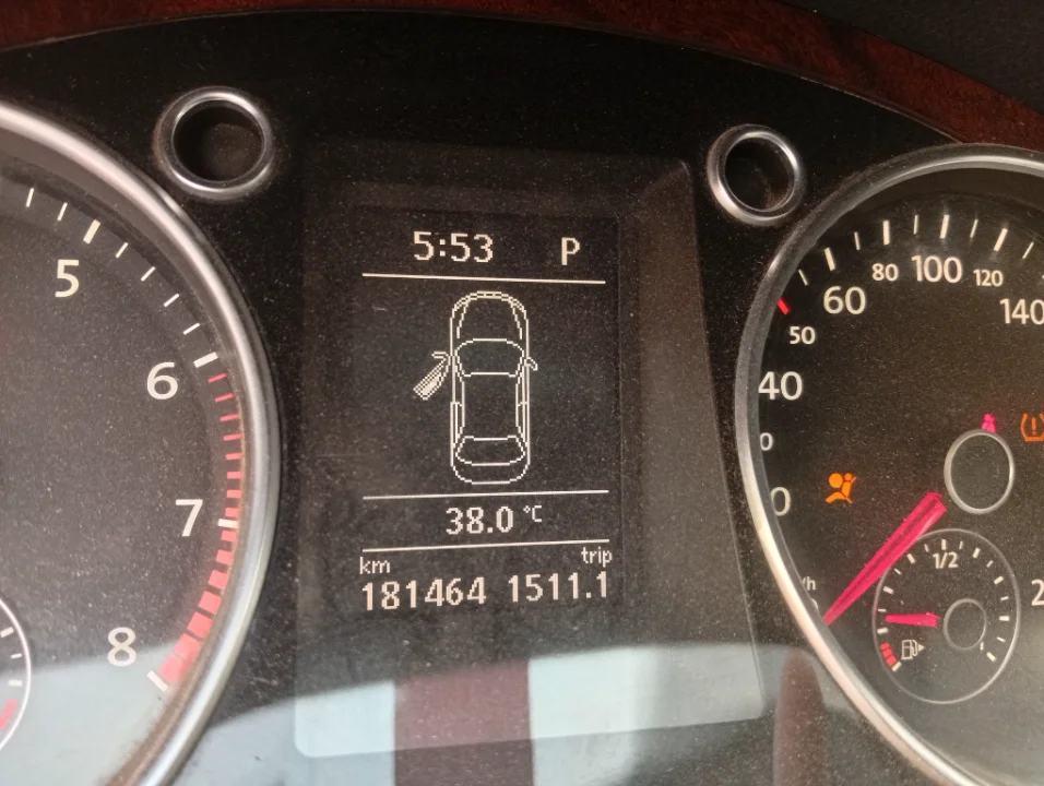 Volkswagen Passat CC - Photo 2
