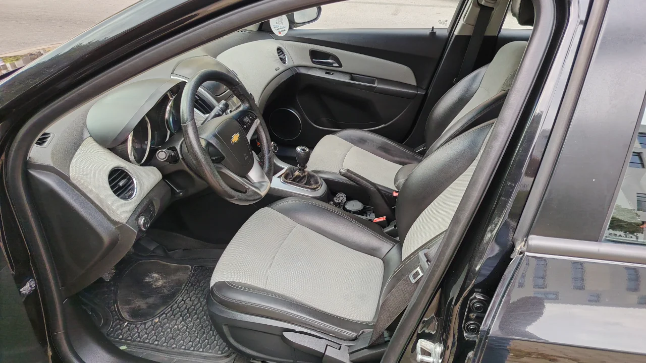 Chevrolet CRUZE - Photo 9