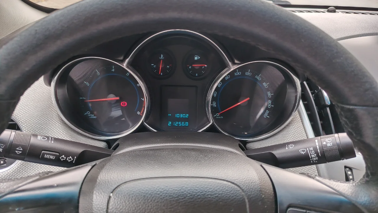 Chevrolet CRUZE - Photo 8