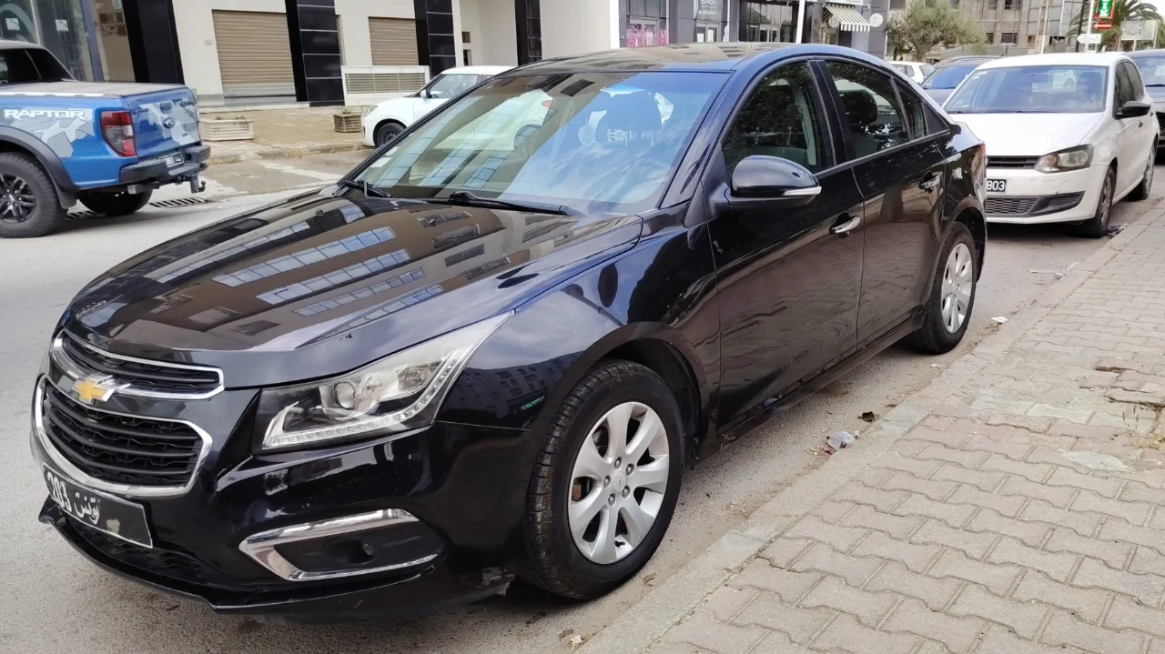Chevrolet CRUZE - Photo 2