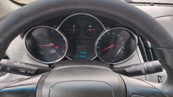Chevrolet CRUZE - Photo 8