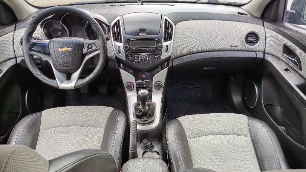 Chevrolet CRUZE - Photo 7