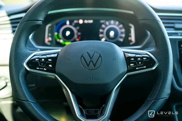 Volkswagen Tiguan - Photo 5