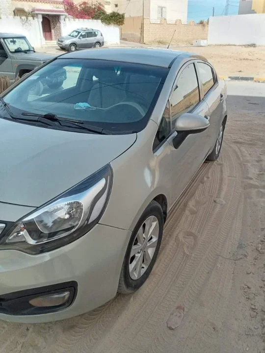 Kia RIO - Photo 6