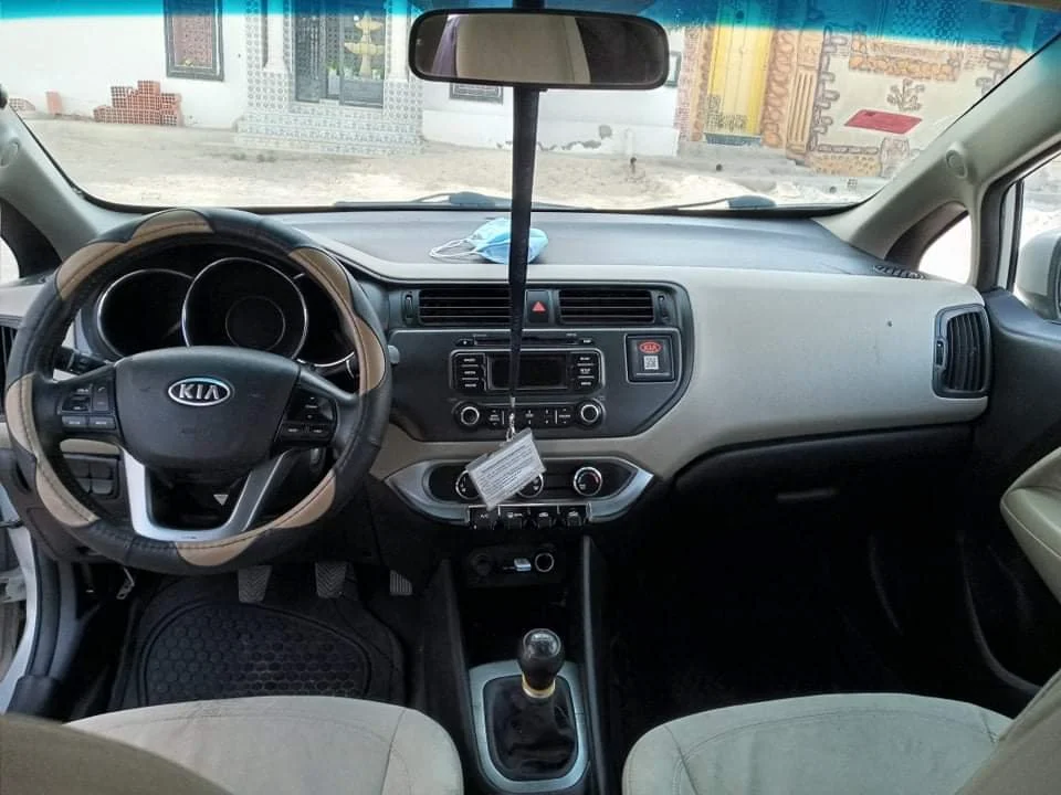 Kia RIO - Photo 2