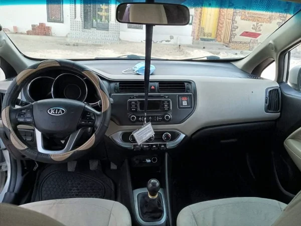 Kia RIO - Photo 2