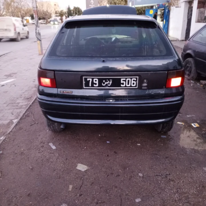 Opel Astra - Photo 2