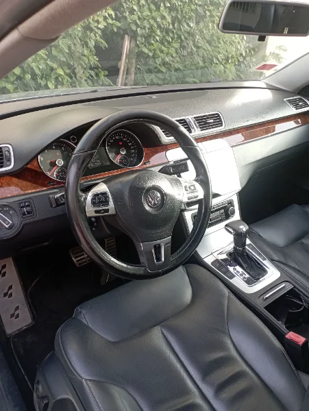 Volkswagen Passat - Photo 2