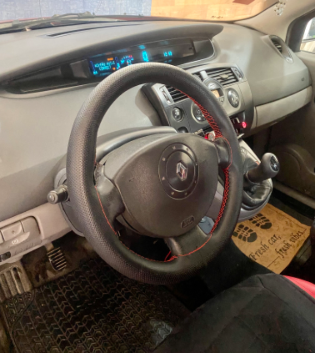 Renault Scenic - Photo 4