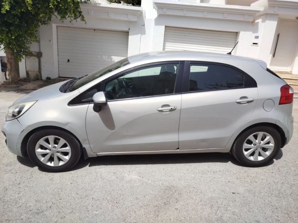 Kia RIO - Photo 5