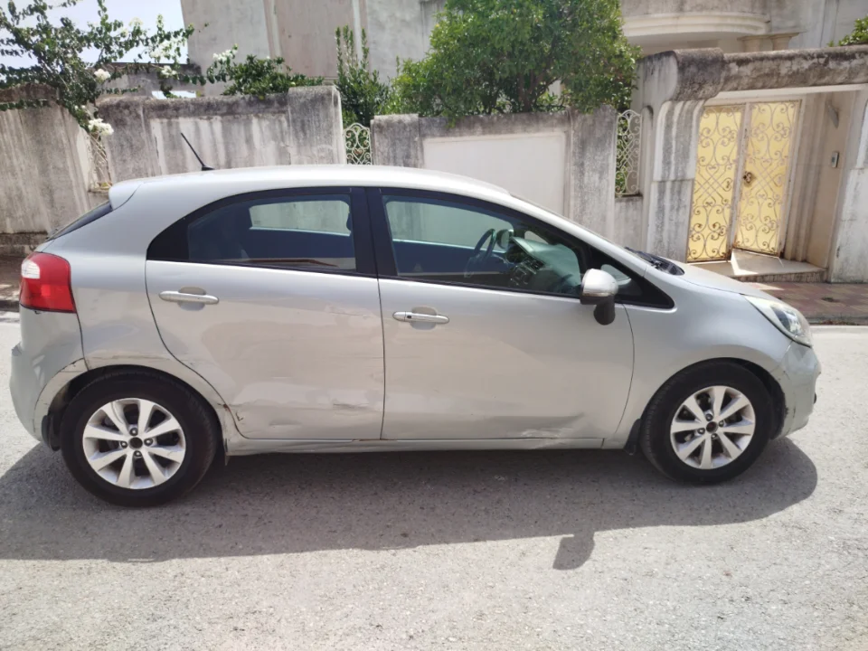 Kia RIO - Photo 4