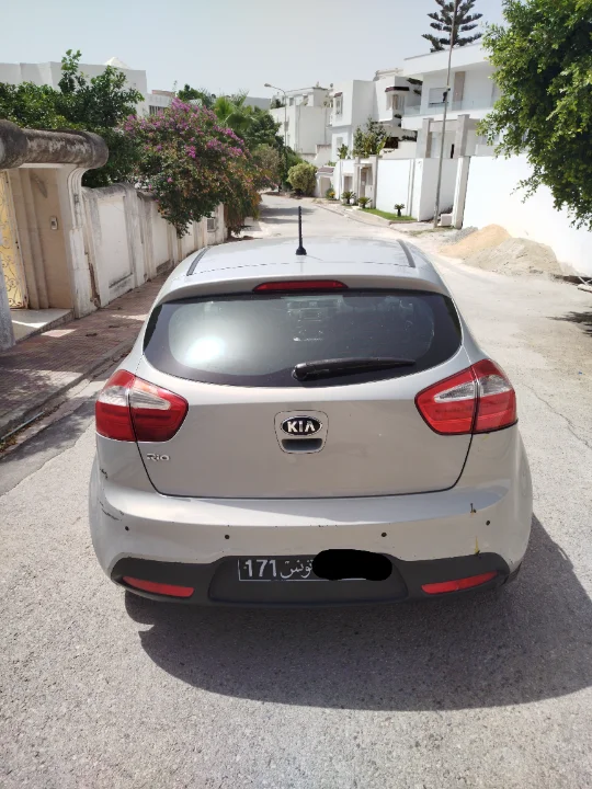 Kia RIO - Photo 3