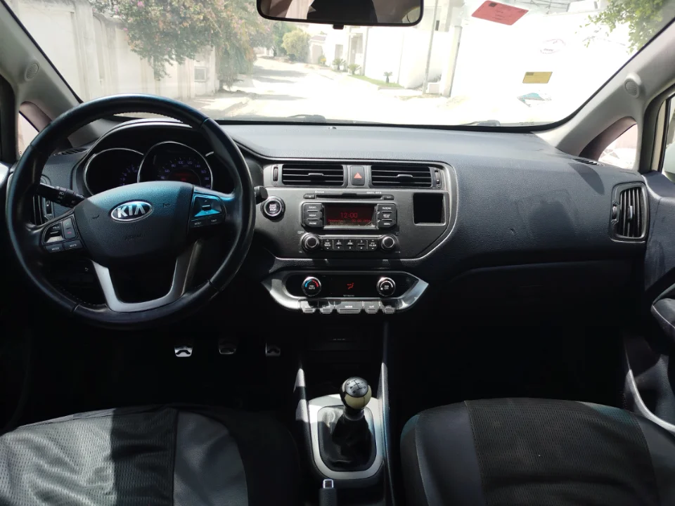 Kia RIO - Photo 2