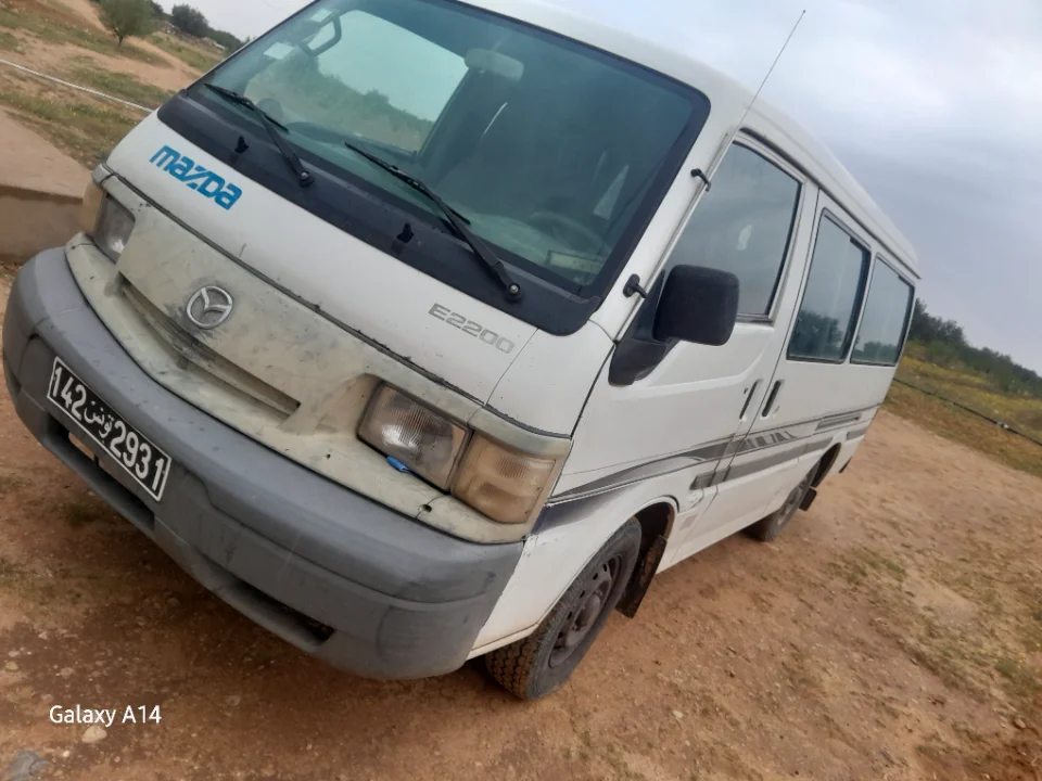 Mazda MINIBUS - Photo 5
