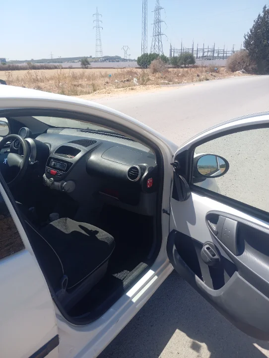 Peugeot 107 - Photo 2