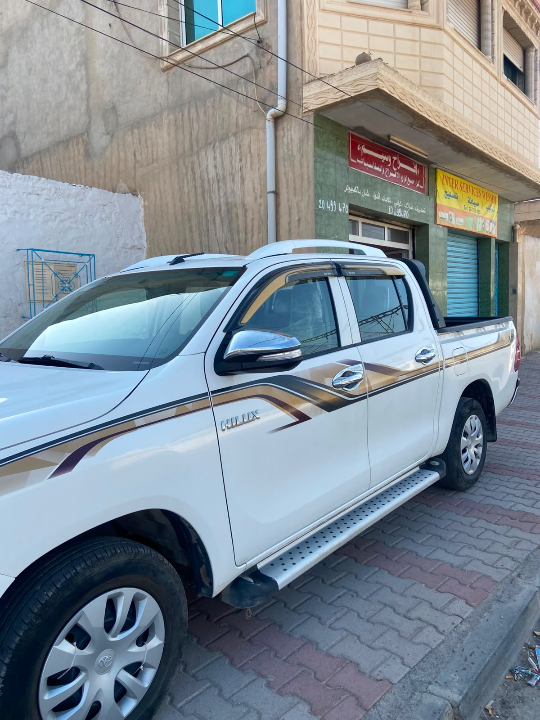 Toyota Hilux - Photo 8