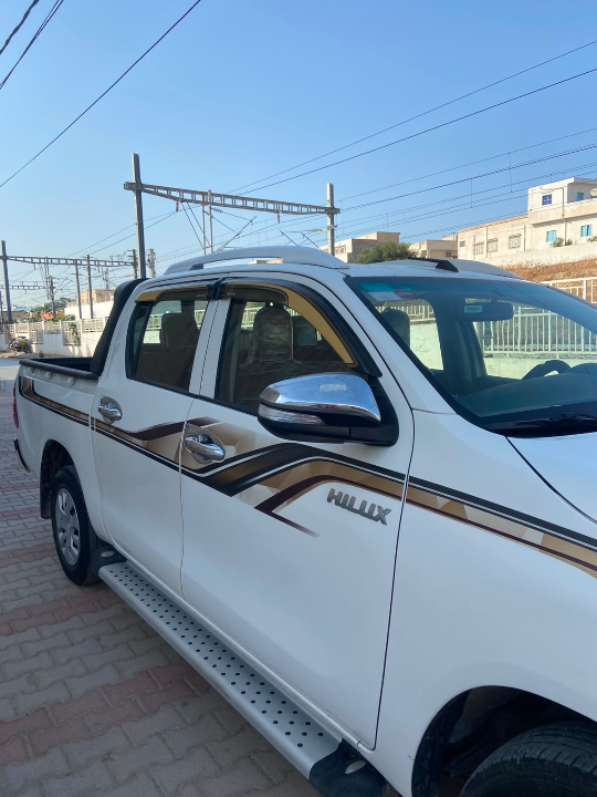 Toyota Hilux - Photo 6