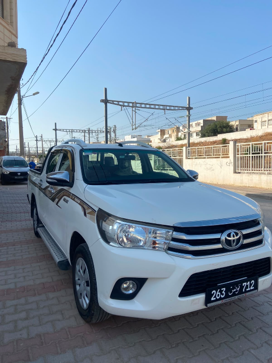 Toyota Hilux - Photo 4