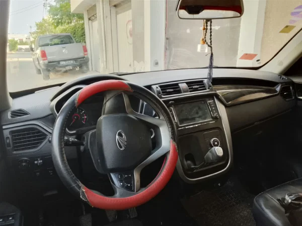 Mahindra KUV 100 - Photo 4