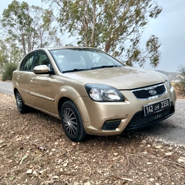 Kia RIO - Photo 9
