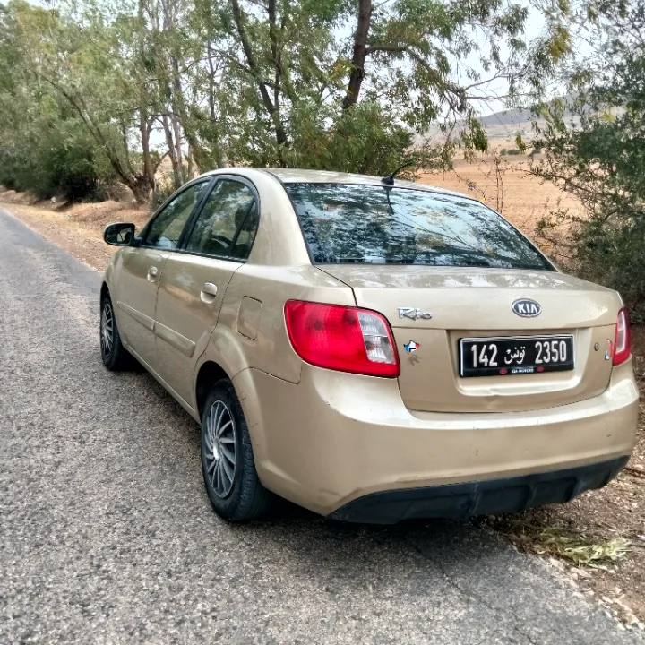 Kia RIO - Photo 7